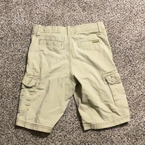 Tan/khaki cargo shorts - Picture 3 of 4